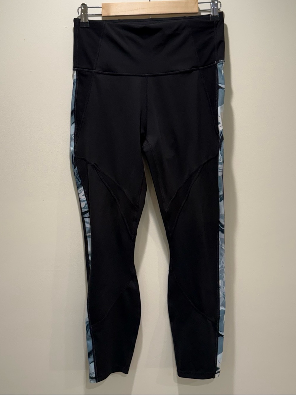 Athleta Black Leggings Blue Marble Print Athletic Pants Size M - Picture 2 of 12